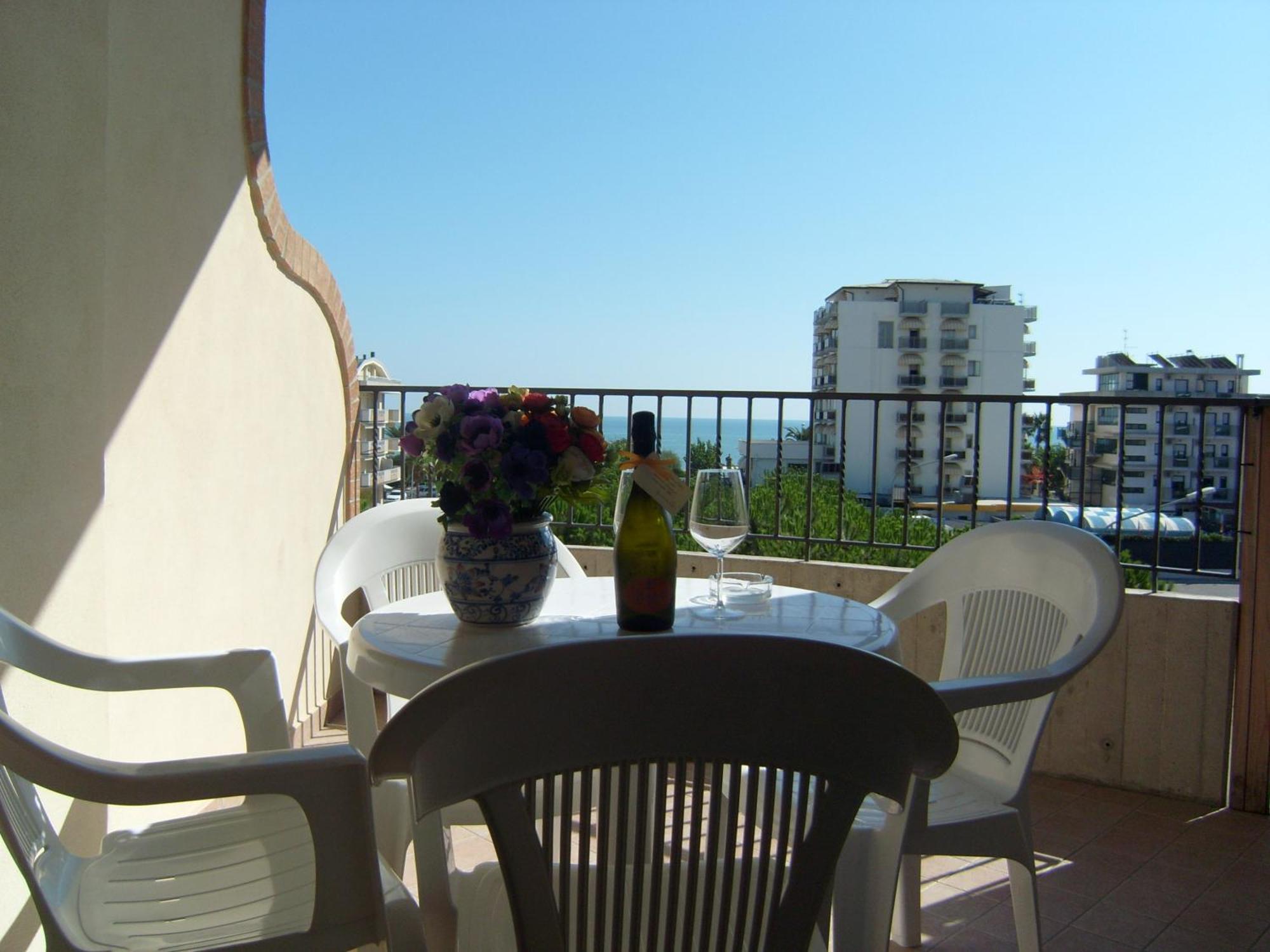 אלבה אדריאטיקה Residence Torre Del Mar חדר תמונה